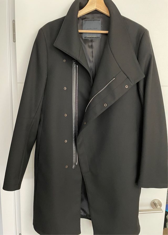 Abrigo hombre Zara