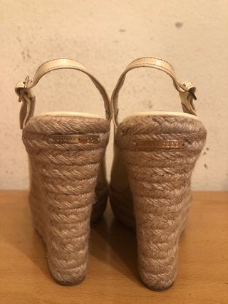 JIMMY CHOO sandalis charol esparto 38