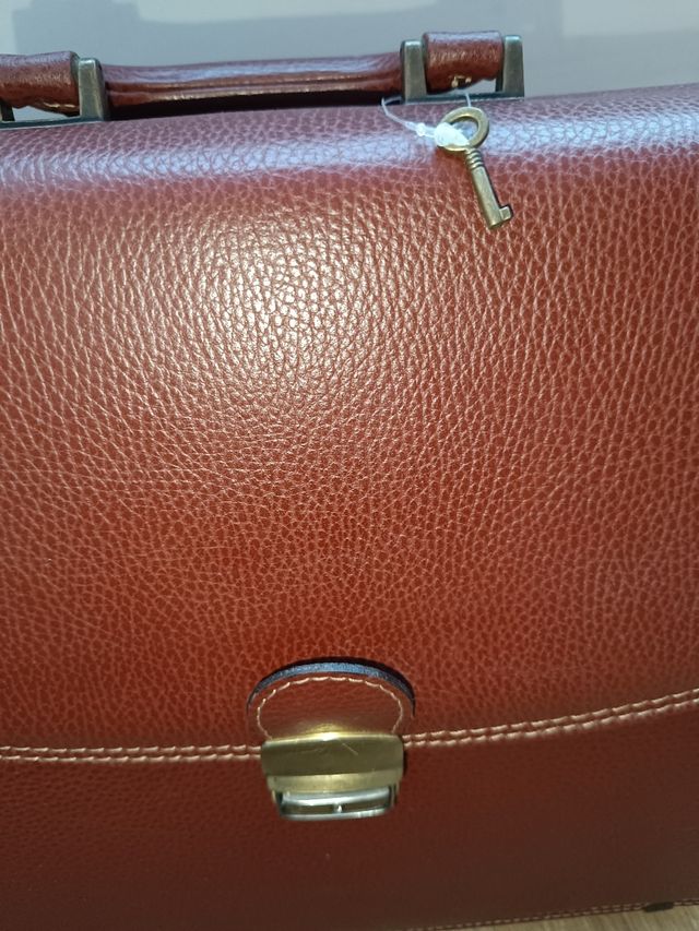 Maletín piel marrón