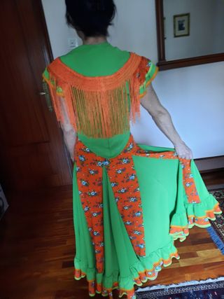 Traje flamenca con mantoncillo, XS 