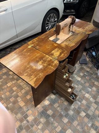 MAQUINA DE COSER MUY ANTIGUA SINGER