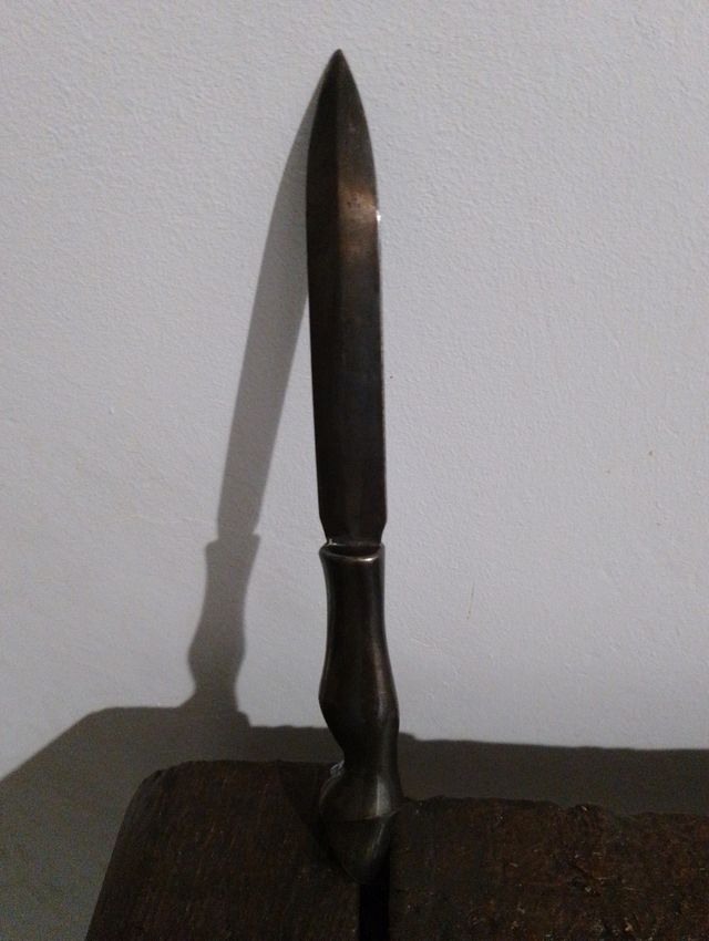 Abrecartas forma pata caballo antiguo