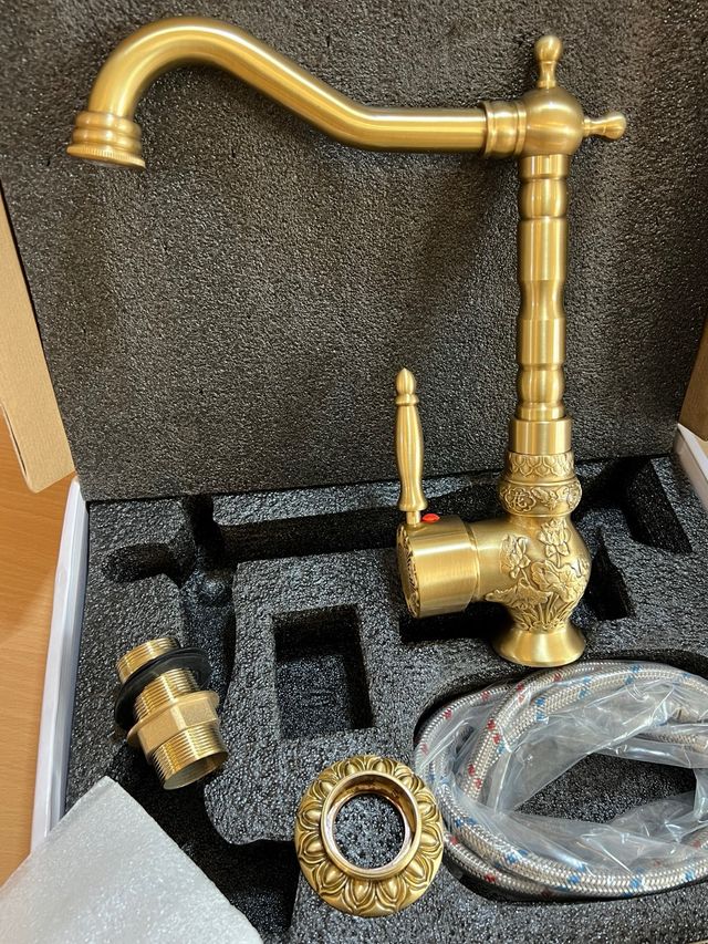 Rubinetto in ottone per lavello e lavello