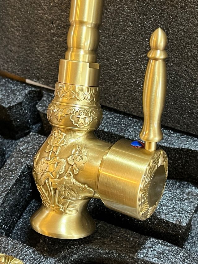 Rubinetto in ottone per lavello e lavello