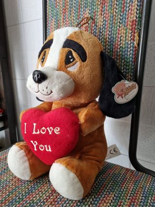 Peluche cagnolino con cuore 