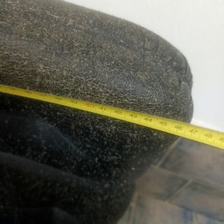 Mueble para entrada en madera maciza color nogal.