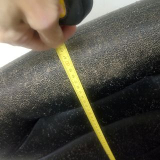 Mueble para entrada en madera maciza color nogal.