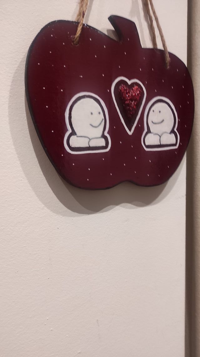 Targhetta in legno dipinta a mano