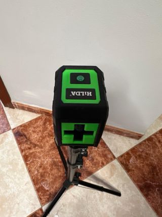 Nivel laser 2 lineas y tripode de 1’80