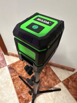 Nivel laser 2 lineas y tripode de 1’80