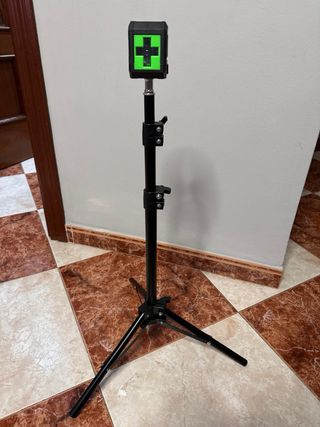 Nivel laser 2 lineas y tripode de 1’80