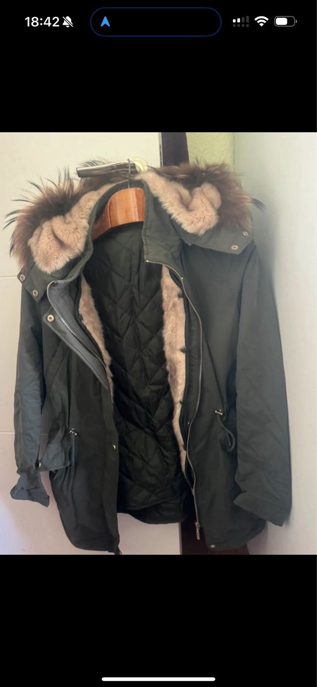 Chqueta mujer con capucha de pelo