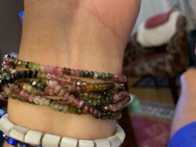 Bonita pulsera de plata y piedras