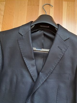 Traje negro con raya, talla 48 de ENE