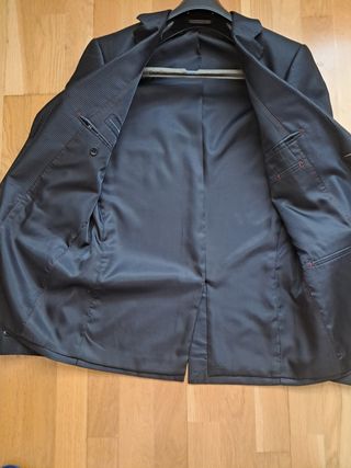 Traje negro con raya, talla 48 de ENE