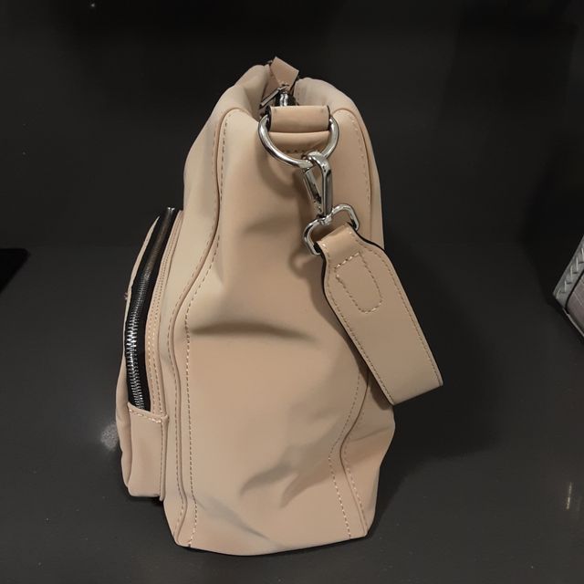 Bolso ligero y suave.