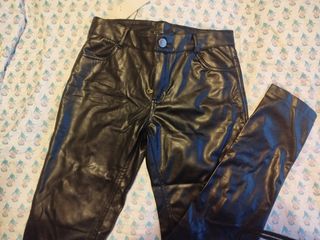 Pantalones piel sintética NUEVOS 