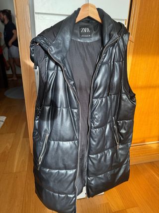 Chaleco de polipiel en negro