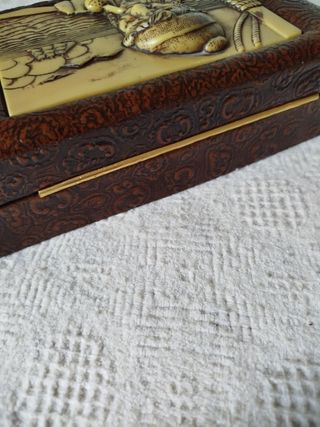 Vintage. Caja cigarrera