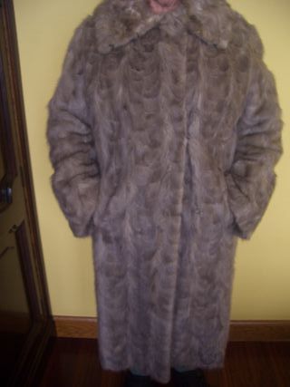 Abrigo de piel gris talla L