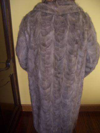 Abrigo de piel gris talla L