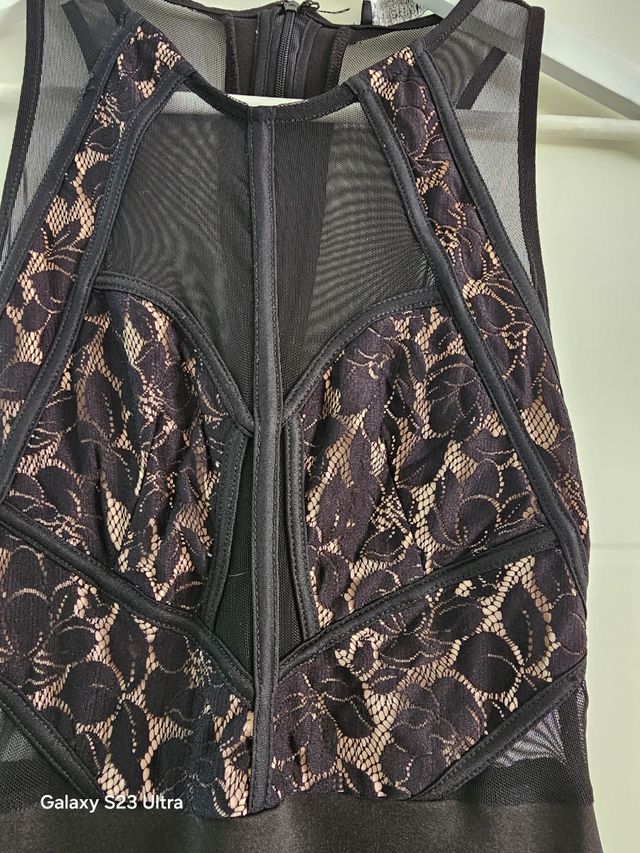 Vestido em licra e renda S