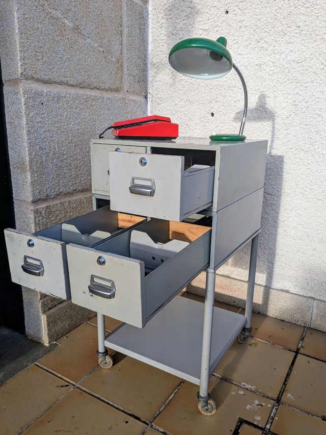Mueble archivador industrial de metal