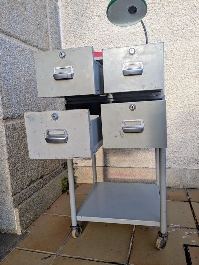 Mueble archivador industrial de metal