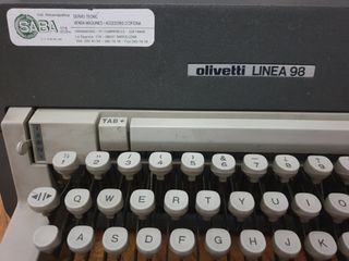 Máquina de Escribir OLIVETTI Linea 98