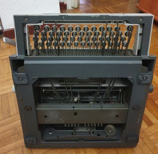 Máquina de Escribir OLIVETTI Linea 98