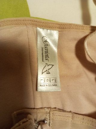 Faja modeladora senos libres