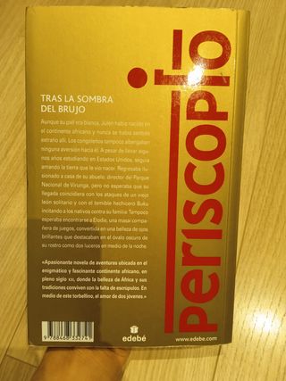 Tras la sombra del brujo.Premio Edebé Literatura.