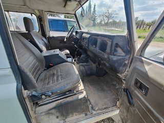 Land Rover Defender 2002