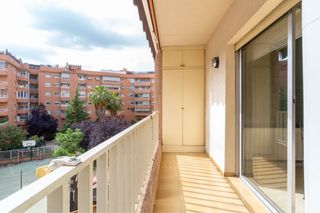 Alquilo habitacion zona J23