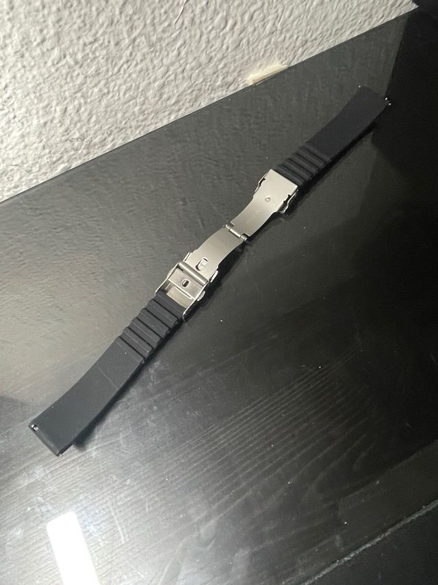 BRAZALETE CAUCHO Y ACERO - A ESTRENAR- 20mm.