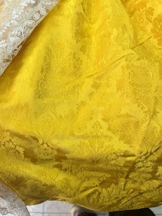 Traje de Fallera Siglo Amarillo y Blanco