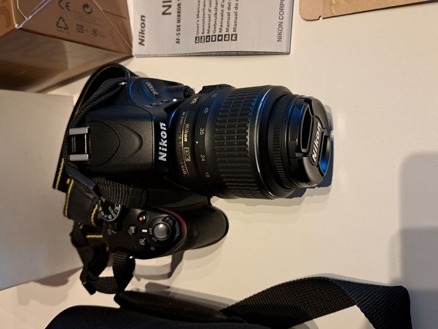 Nikon D5100 kit con objetivos de 18-55 y 55-200 mm