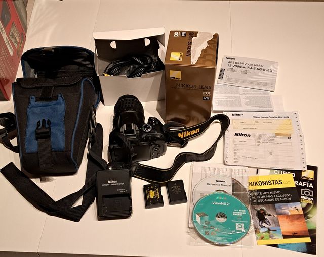 Nikon D5100 kit con objetivos de 18-55 y 55-200 mm