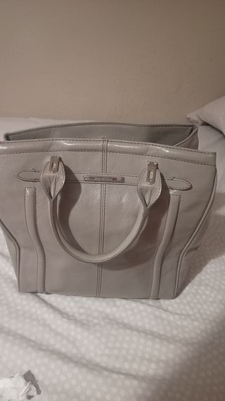 Bolso de piel de Pedro del Hierro. No envio