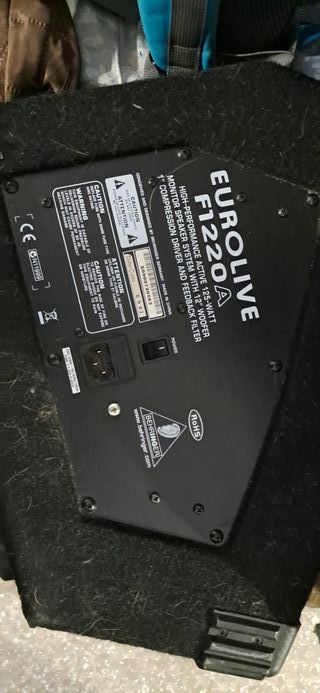 REBAJADO! Vendo monitor Behringer F1220A