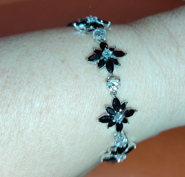 Pulsera de plata de ley y circonitas