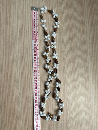 Collar de conchas.