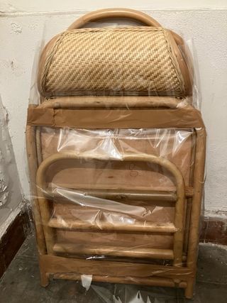 Mesa consola estilo castellano y hamaca de bambú