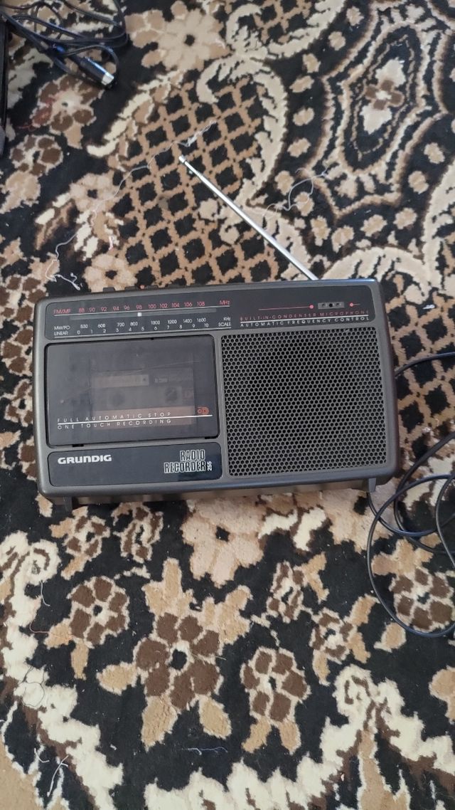 Lettore cassette e radio