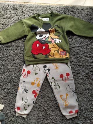 Conjunto sweatshirt e calças