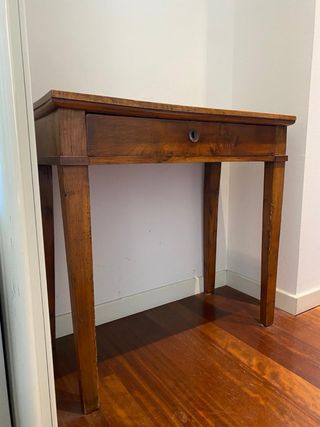 Consolle classica con un cassetto