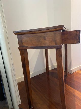 Consolle classica con un cassetto