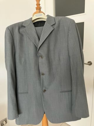 Traje de calidad marca Massimo Dutti 