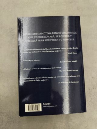 Libro E. L. James: Cincuenta sombras más oscuras