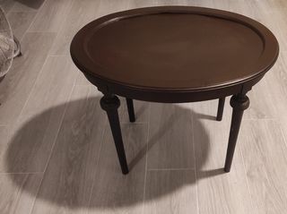 Mesa de madera ovalada
